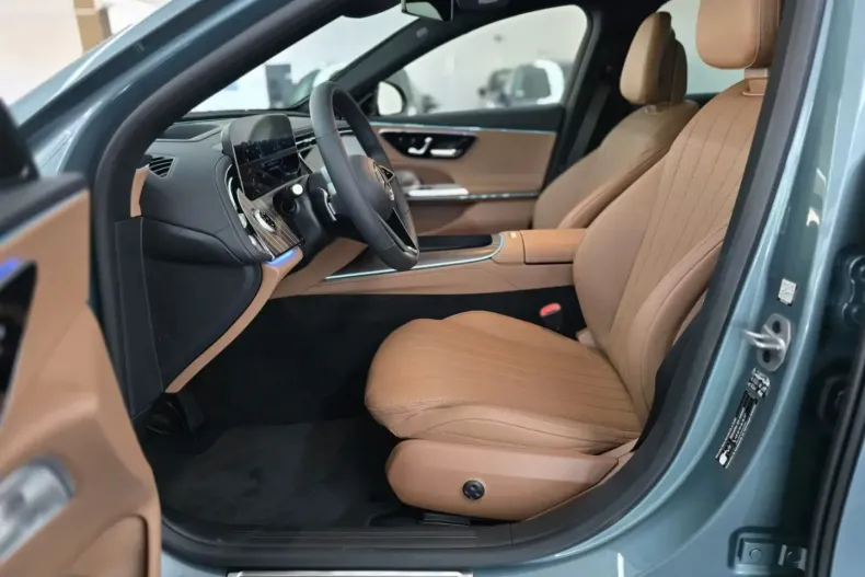 Mercedes-Benz E 200 din 2024 cu 50 km - oferta MER126192 - foto 8