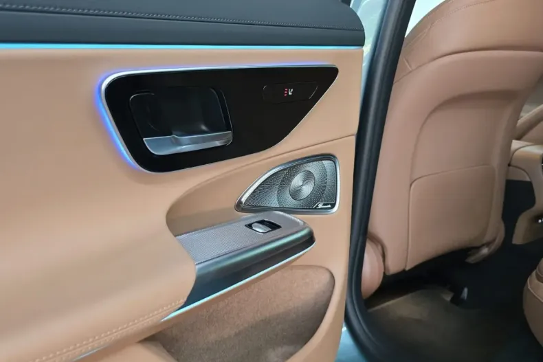 Mercedes-Benz E 200 din 2024 cu 50 km - oferta MER126192 - foto 21