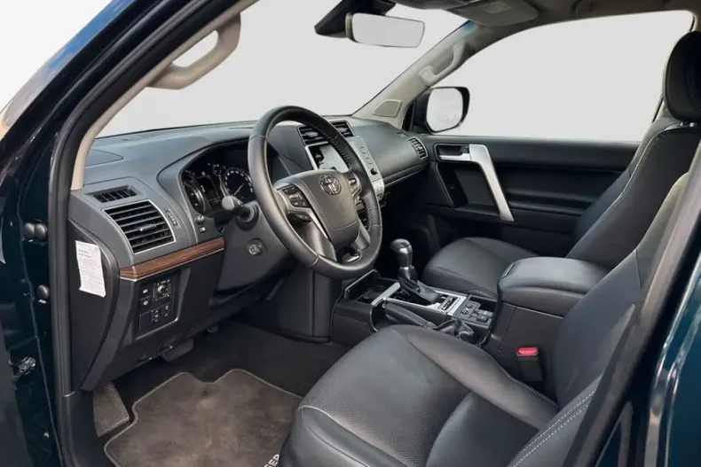 Toyota Land Cruiser din 2023 cu 21.838 km - oferta TOY126198 - foto 6