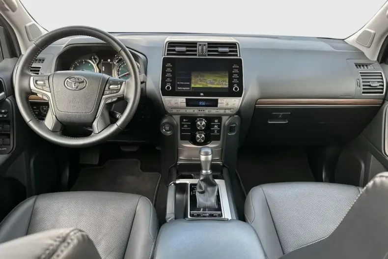 Toyota Land Cruiser din 2023 cu 21.838 km - oferta TOY126198 - foto 8