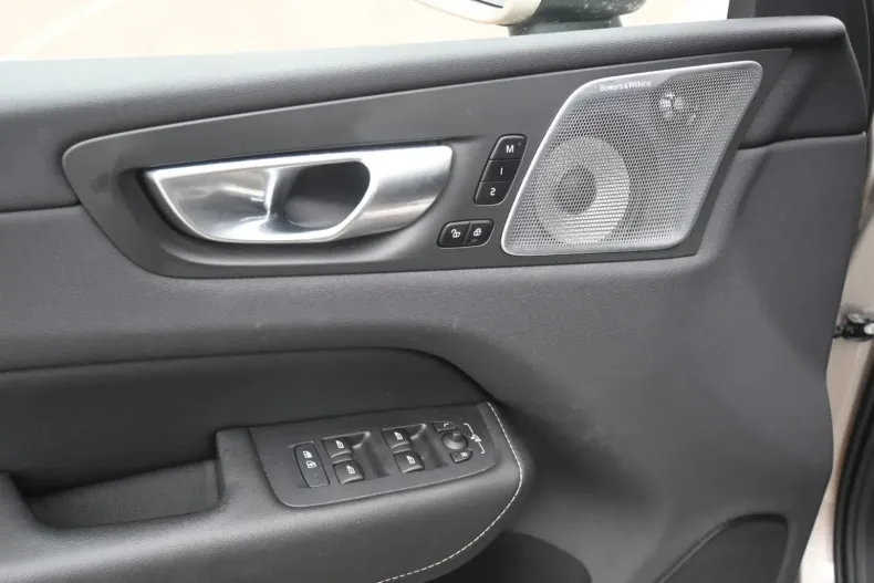 Volvo XC60 din 2023 cu 30.000 km - oferta VOL126203 - foto 16