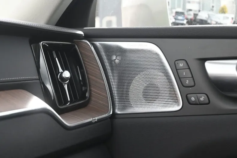 Volvo XC60 din 2023 cu 30.000 km - oferta VOL126203 - foto 23