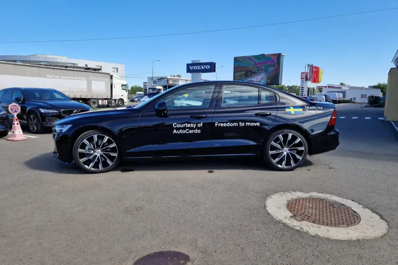 Volvo S60 din 2024 cu 6.995 km - oferta VOL126208 - foto 3