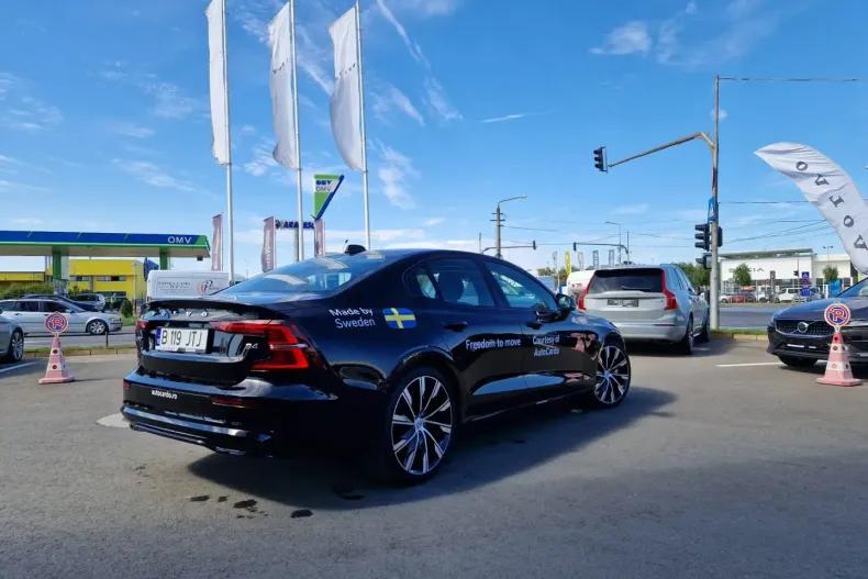 Volvo S60 din 2024 cu 6.995 km - oferta VOL126208 - foto 4