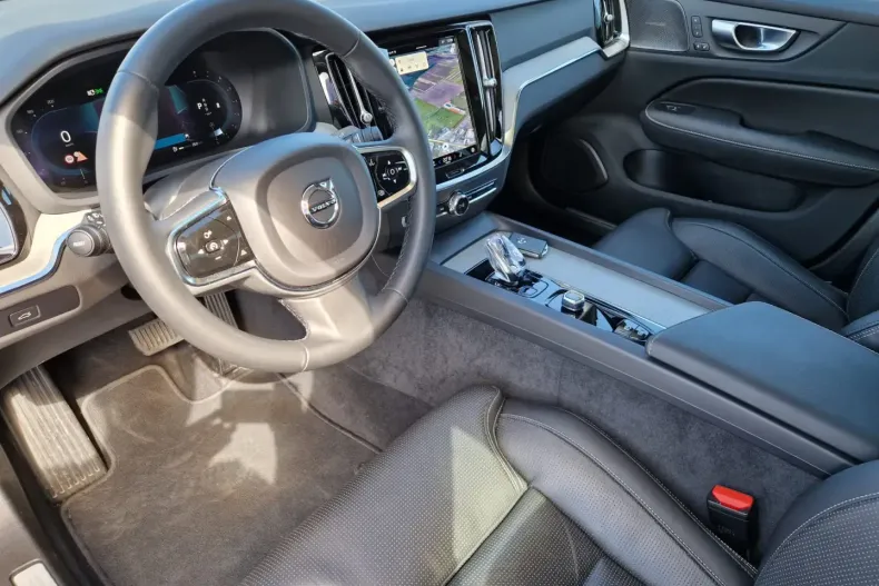 Volvo S60 din 2024 cu 6.995 km - oferta VOL126208 - foto 8