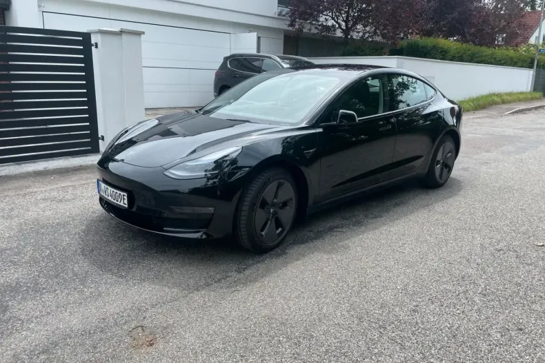 Tesla Model 3 din 2022 cu 36.000 km - oferta TES126209 - foto 3