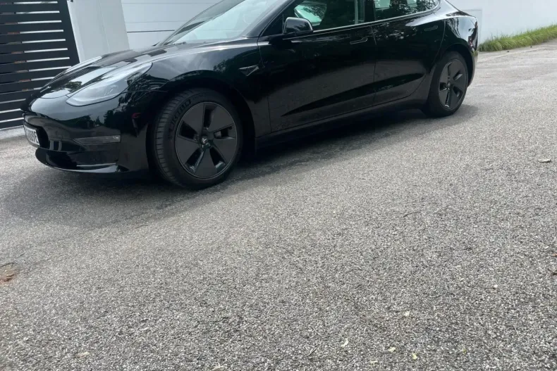 Tesla Model 3 din 2022 cu 36.000 km - oferta TES126209 - foto 4