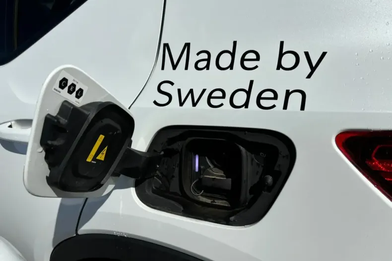 Volvo XC40 din 2023 cu 7.985 km - oferta VOL126215 - foto 11