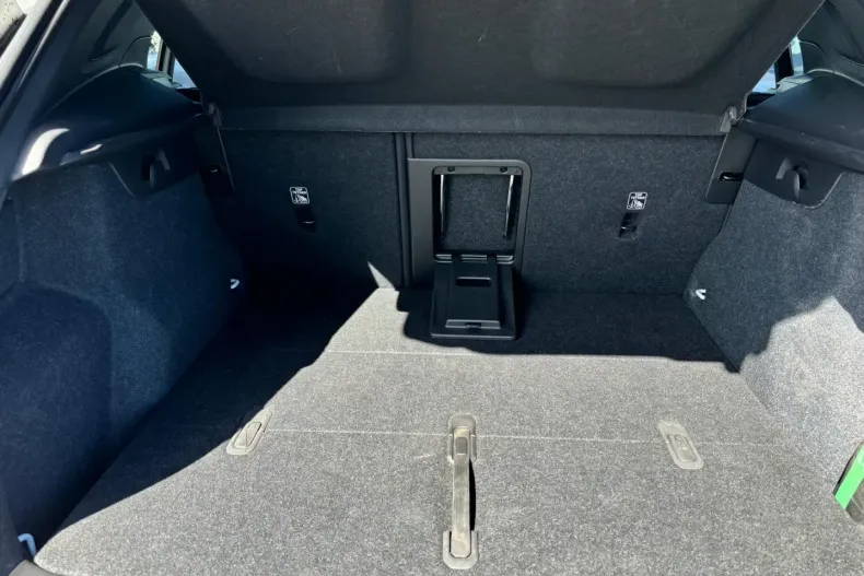 Volvo XC40 din 2023 cu 7.985 km - oferta VOL126215 - foto 22