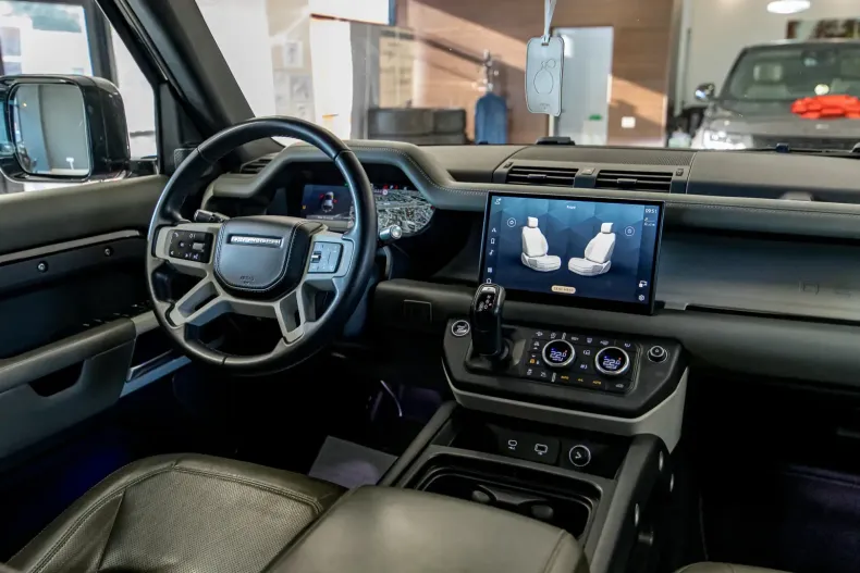 Land Rover Defender din 2021 cu 102.000 km - oferta LAN126220 - foto 9