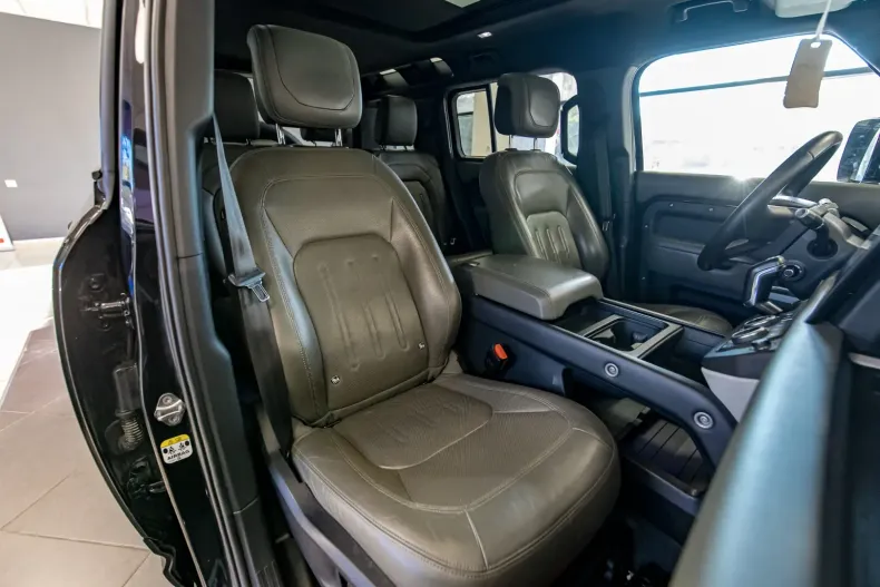 Land Rover Defender din 2021 cu 102.000 km - oferta LAN126220 - foto 12