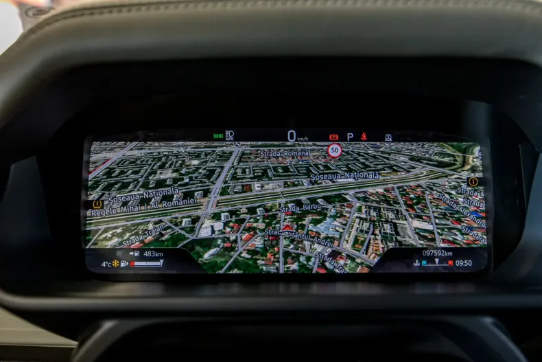 Land Rover Defender din 2021 cu 102.000 km - oferta LAN126220 - foto 17