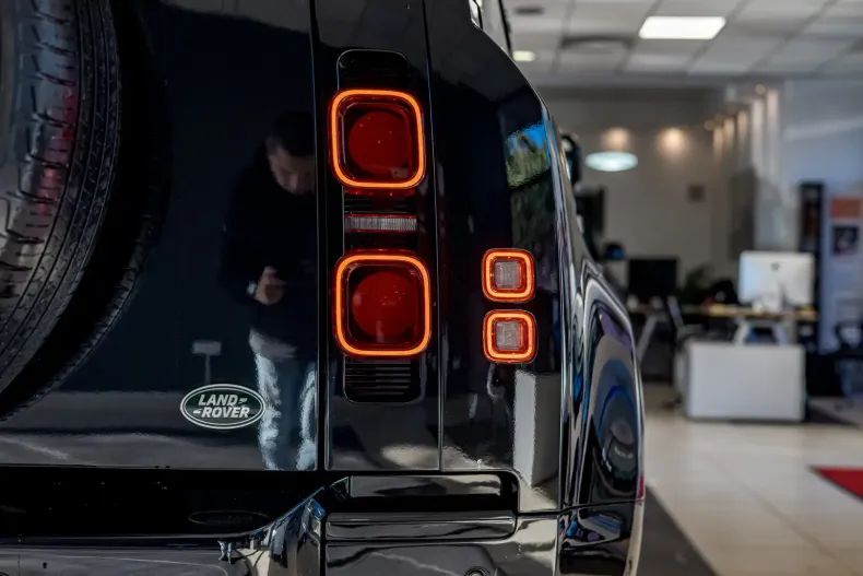 Land Rover Defender din 2021 cu 102.000 km - oferta LAN126220 - foto 34