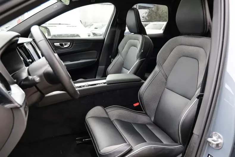 Volvo XC60 din 2023 cu 22.279 km - oferta VOL126224 - foto 7