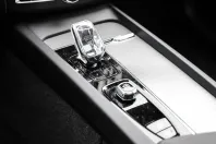 Volvo XC60 din 2023 cu 22.279 km - oferta VOL126224 - foto 12