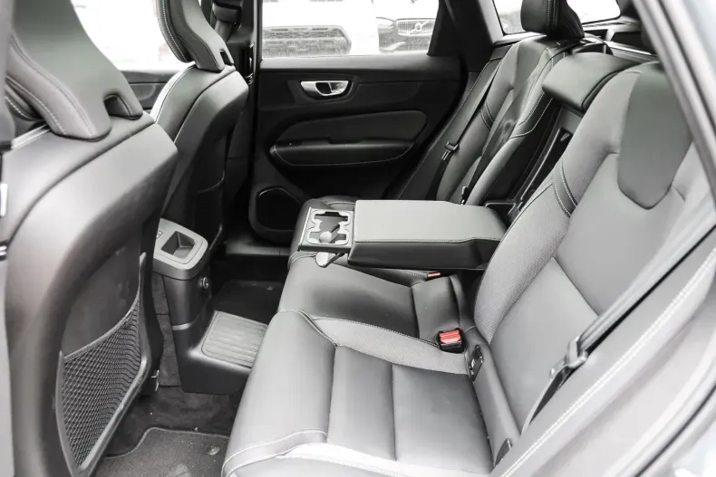 Volvo XC60 din 2023 cu 22.279 km - oferta VOL126224 - foto 14