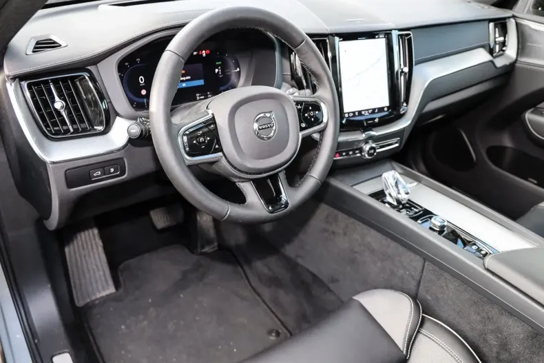 Volvo XC60 din 2023 cu 16.129 km - oferta VOL126226 - foto 4