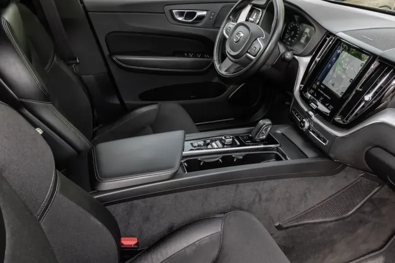 Volvo XC60 din 2020 cu 80.142 km - oferta VOL126231 - foto 4