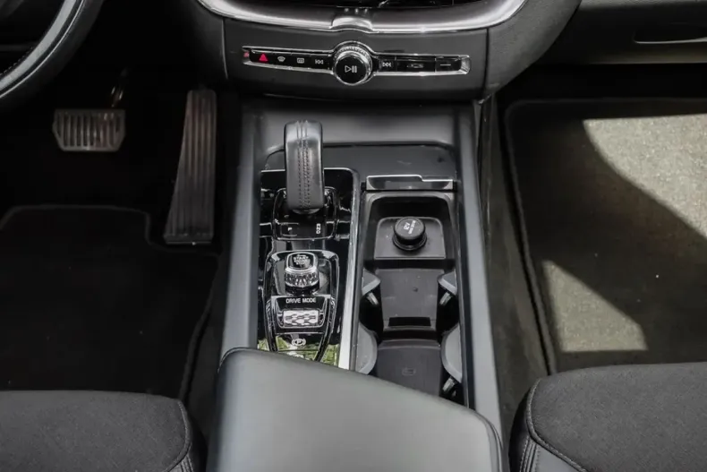 Volvo XC60 din 2020 cu 80.142 km - oferta VOL126231 - foto 10