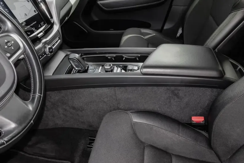 Volvo XC60 din 2020 cu 80.142 km - oferta VOL126231 - foto 12