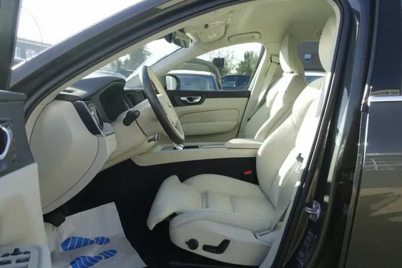 Volvo XC60 din 2021 cu 36.750 km - oferta VOL126242 - foto 12