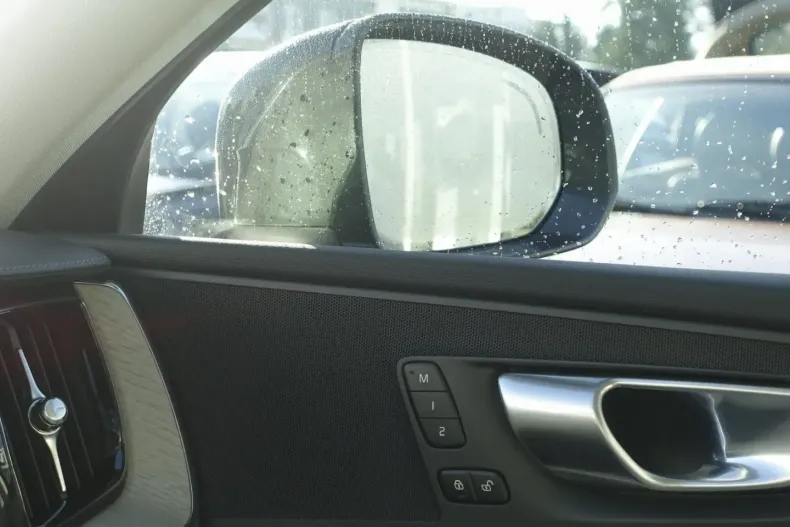 Volvo XC60 din 2021 cu 36.750 km - oferta VOL126242 - foto 19