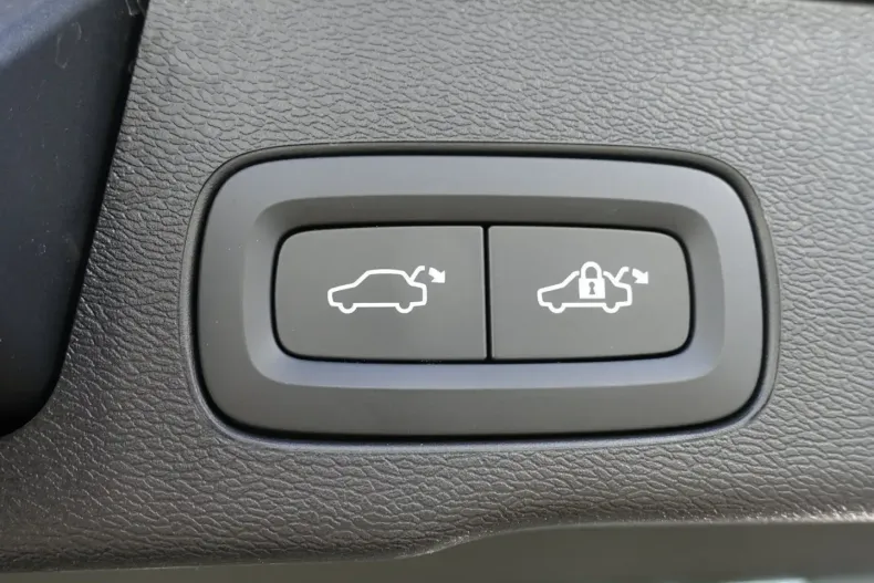 Volvo XC60 din 2021 cu 36.750 km - oferta VOL126242 - foto 24