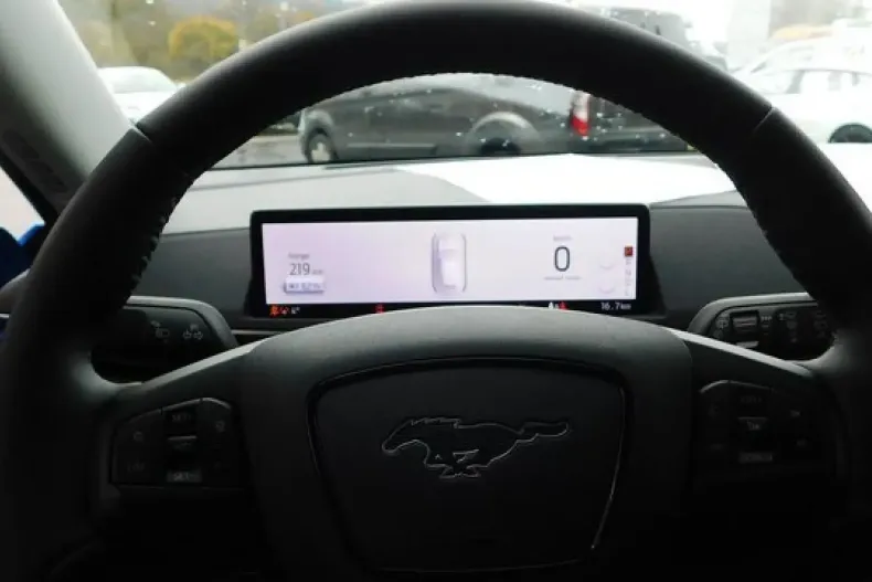 Ford Mustang Mach-E din 2022 cu 19.500 km - oferta FOR126244 - foto 9