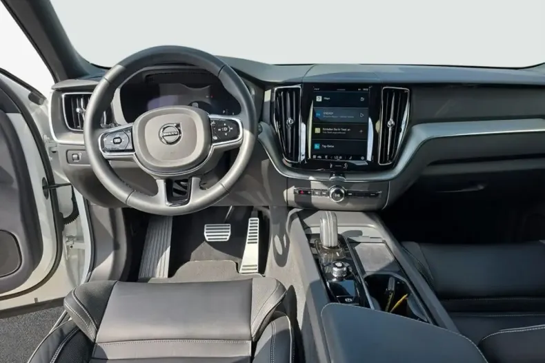 Volvo XC60 din 2022 cu 24.610 km - oferta VOL126246 - foto 8