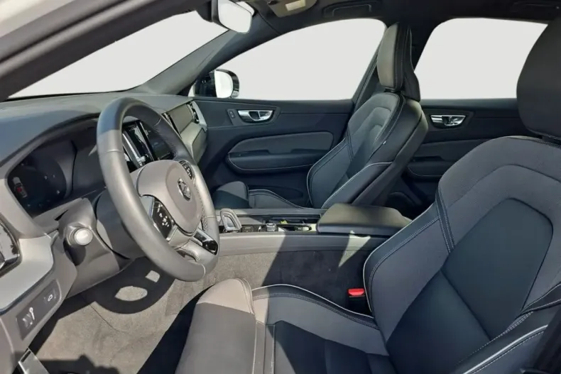 Volvo XC60 din 2022 cu 24.610 km - oferta VOL126246 - foto 9