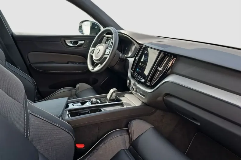 Volvo XC60 din 2022 cu 24.610 km - oferta VOL126246 - foto 10