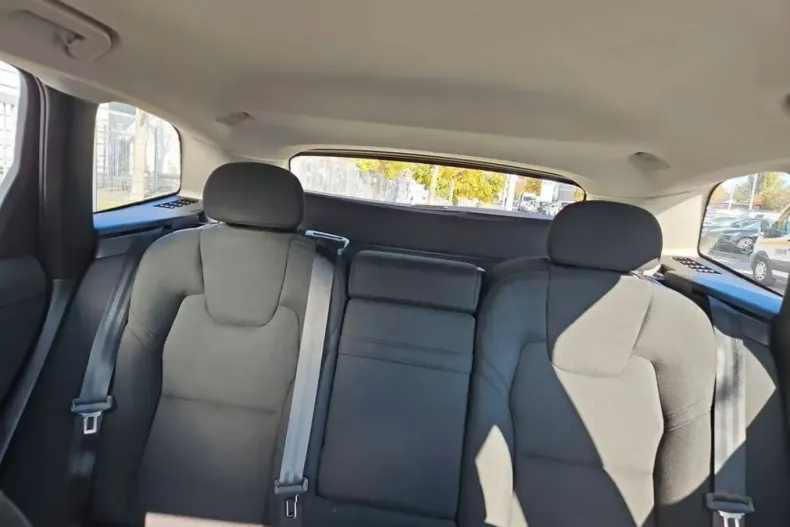 Volvo XC60 din 2022 cu 33.046 km - oferta VOL126247 - foto 12