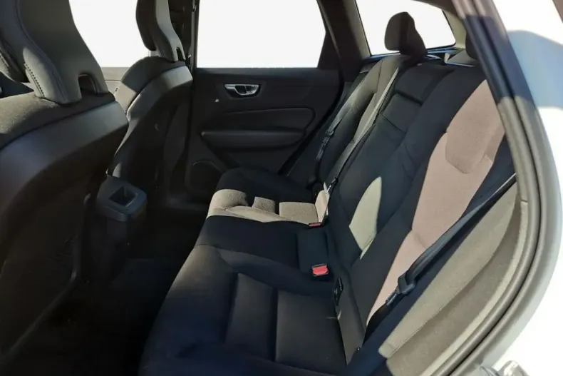 Volvo XC60 din 2022 cu 33.046 km - oferta VOL126247 - foto 14