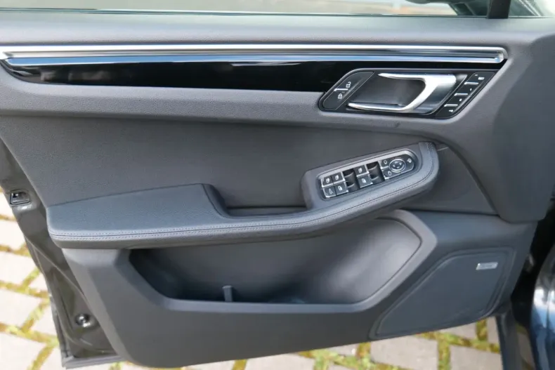 Porsche Macan din 2023 cu 24.000 km - oferta POR126270 - foto 29