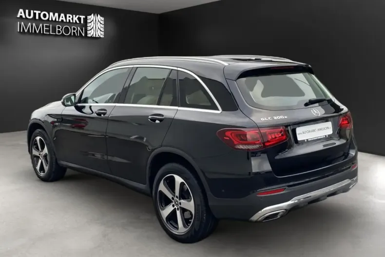 Mercedes-Benz GLC 300 din 2021 cu 19.030 km - oferta MER126274 - foto 3