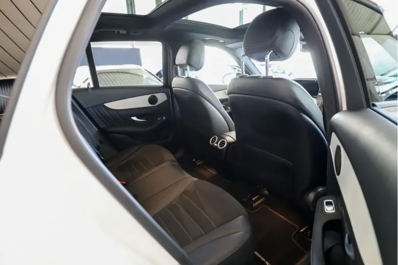 Mercedes-Benz GLC 300 din 2020 cu 59.987 km - oferta MER126275 - foto 6