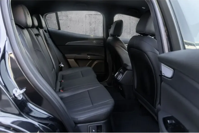 Maserati Grecale din 2023 cu 15.363 km - oferta MAS126277 - foto 9