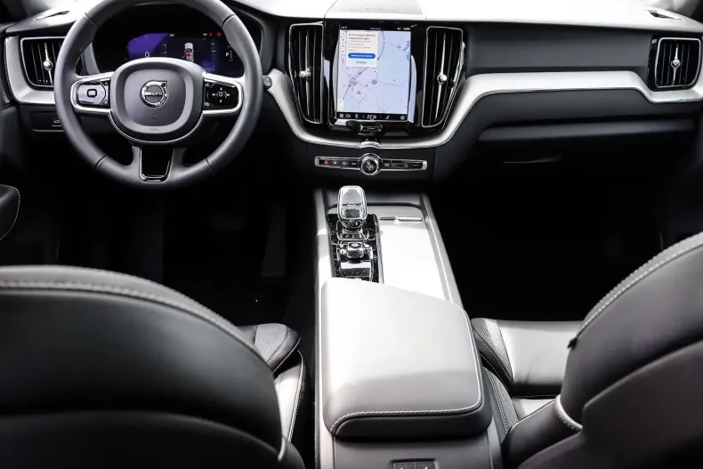 Volvo XC60 din 2023 cu 5.980 km - oferta VOL126279 - foto 5