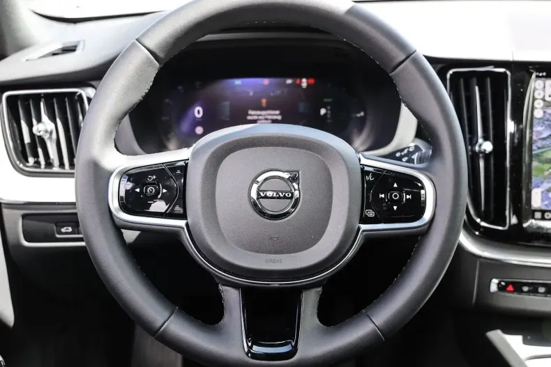 Volvo XC60 din 2023 cu 10.545 km - oferta VOL126280 - foto 6