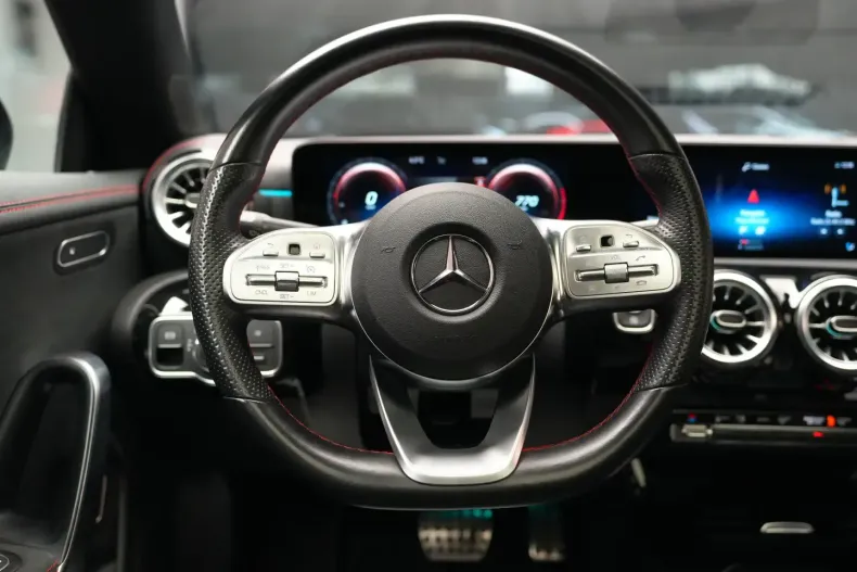 Mercedes-Benz CLA 220 din 2022 cu 51.980 km - oferta MER126283 - foto 17