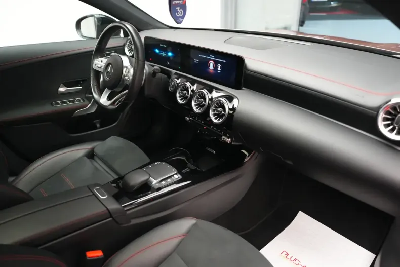 Mercedes-Benz CLA 220 din 2022 cu 51.980 km - oferta MER126283 - foto 22