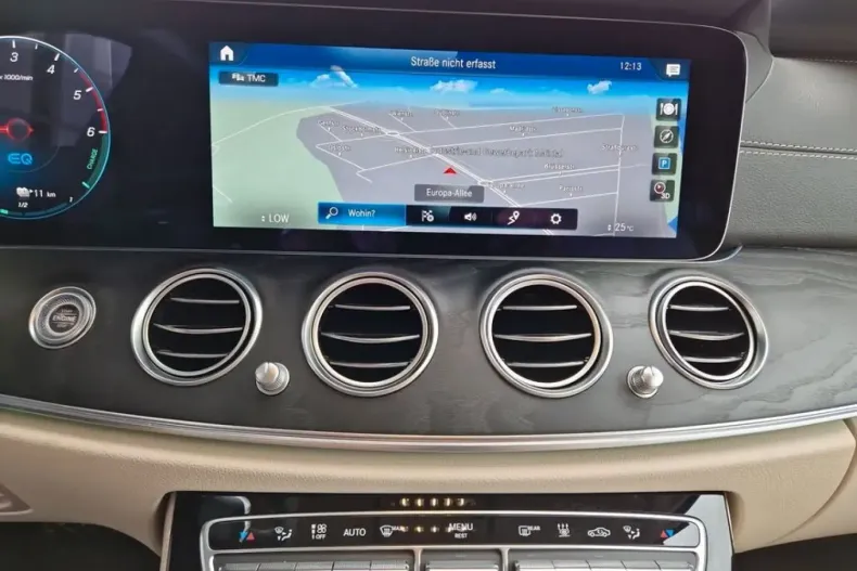 Mercedes-Benz E 300 din 2022 cu 24.300 km - oferta MER126287 - foto 12