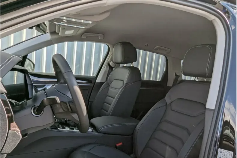 Volkswagen Touareg din 2024 cu 20 km - oferta VOL126296 - foto 8