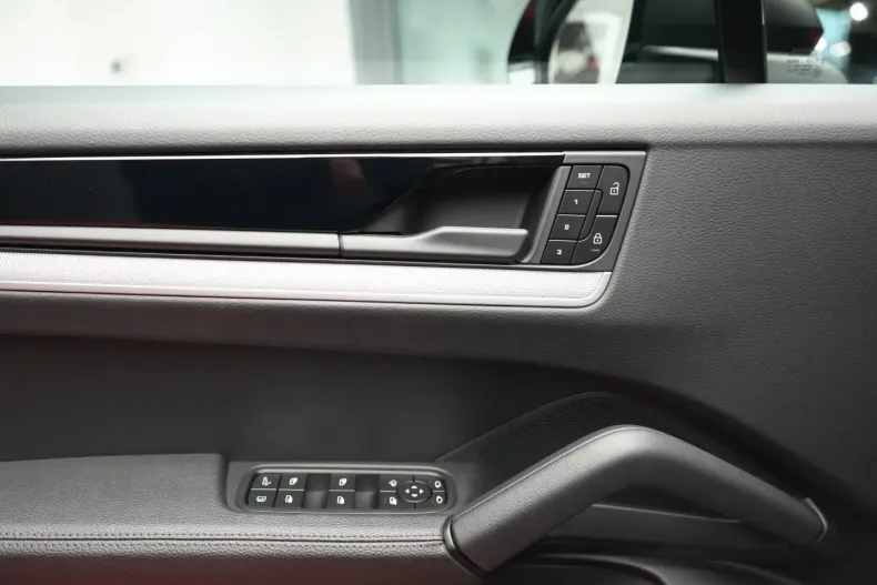 Porsche Cayenne din 2023 cu 12.500 km - oferta POR126303 - foto 12