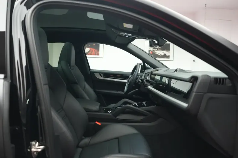 Porsche Cayenne din 2023 cu 12.500 km - oferta POR126303 - foto 24