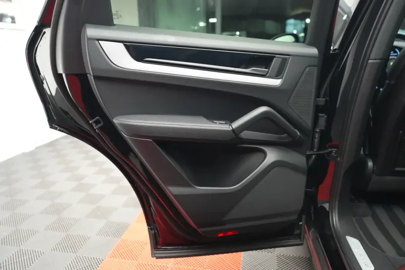 Porsche Cayenne din 2023 cu 12.500 km - oferta POR126303 - foto 26