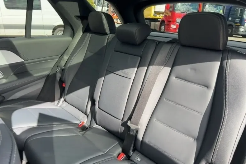 Mercedes-Benz GLE 350 din 2023 cu 18.100 km - oferta MER126305 - foto 13