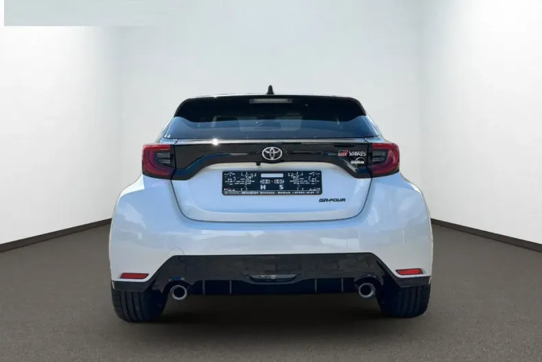 Toyota Yaris din 2024 cu 1.100 km - oferta TOY126306 - foto 6