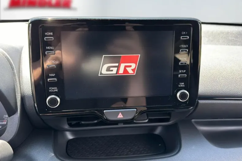 Toyota Yaris din 2024 cu 1.100 km - oferta TOY126306 - foto 10