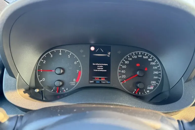 Toyota Yaris din 2023 cu 17.060 km - oferta TOY126307 - foto 17